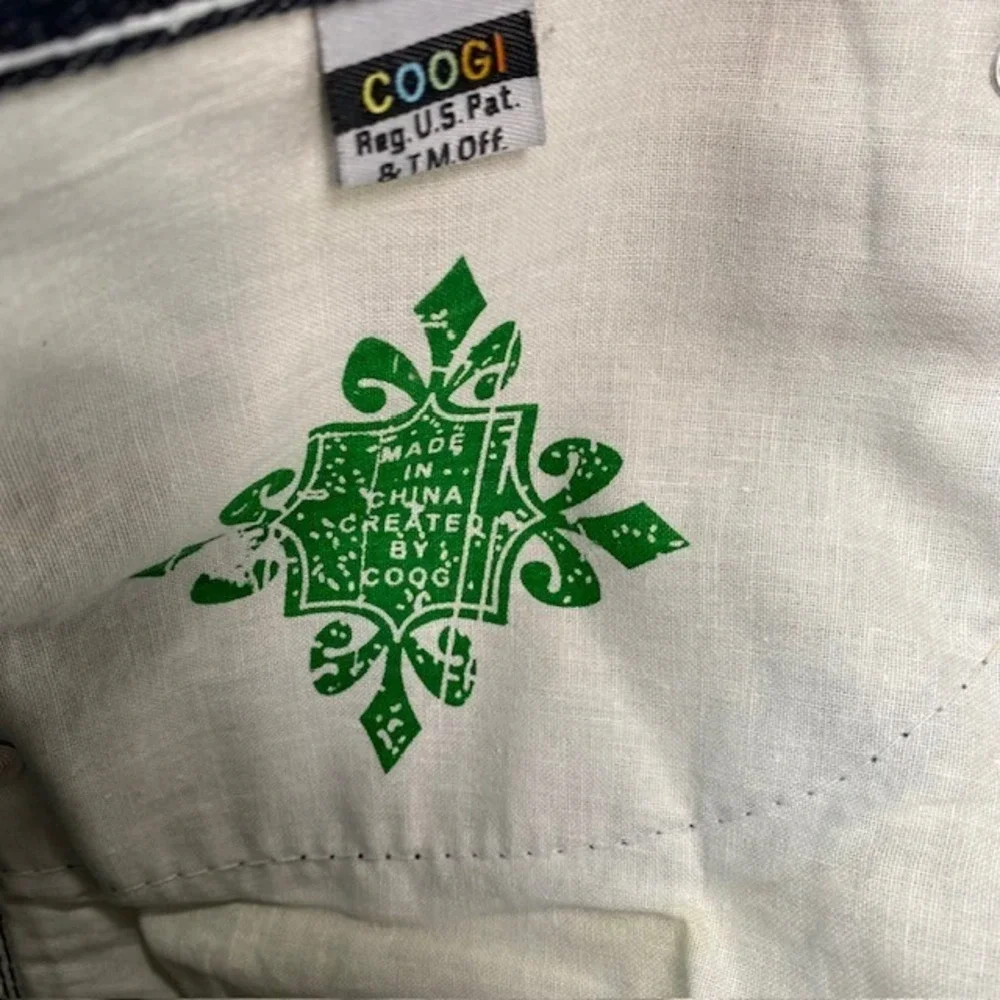 Coogi Jeans Mens Dark Wash Denim Shorts Green Accents Stitch Size 44 MODIFIED